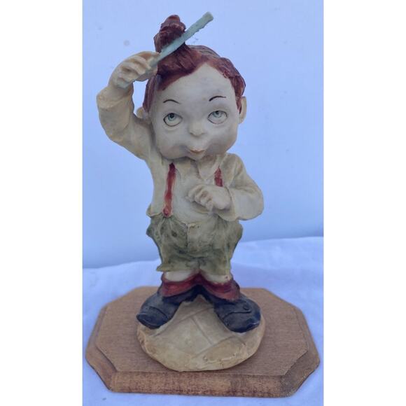 Vintage Giuseppe Armani Gulliver's World Boy Combing Hair Figurine Made in Italy - Picture 1 of 15
